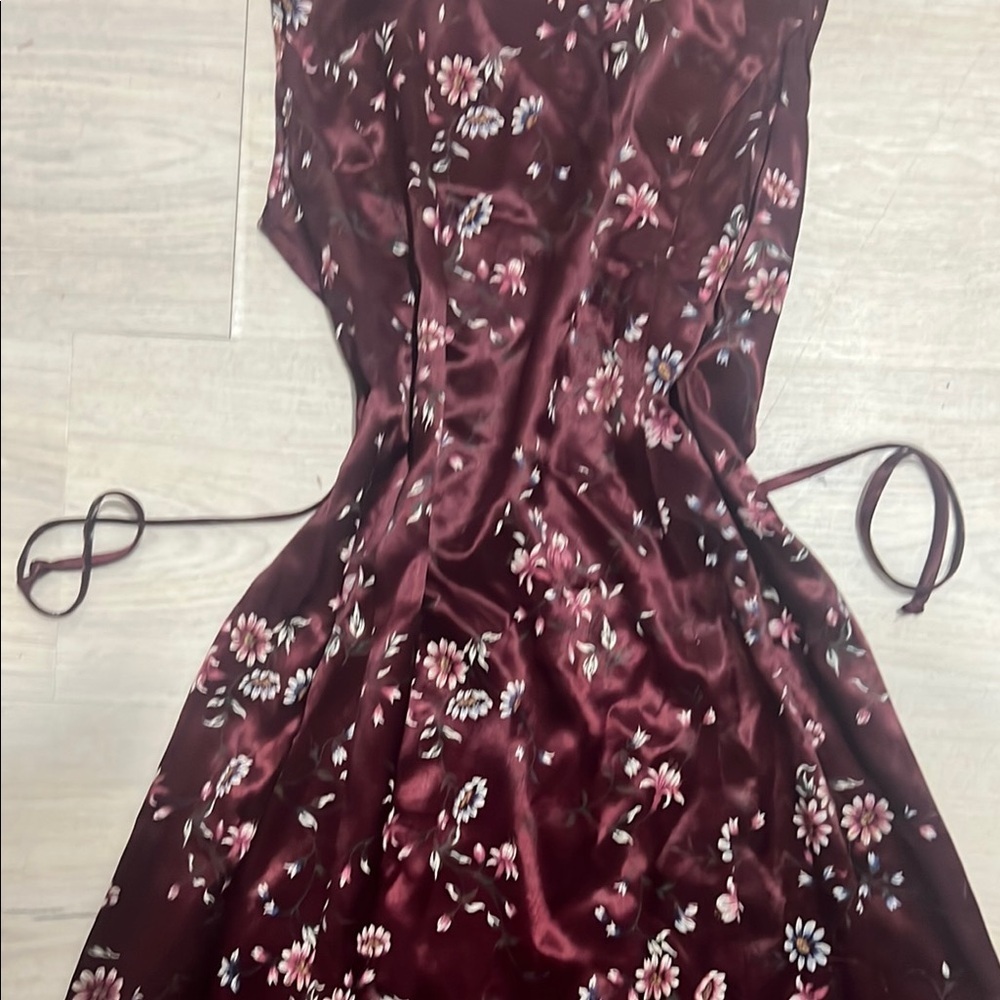 Elegant Red Maxi Sundress with Scoop Neck for Weddings - Picture 3 of 5